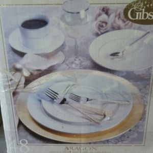 46 pc Gibson Aragon Everyday Dinnerware Set